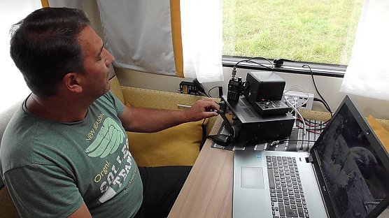 Mischel N&ouml;ttgen aus Hundeshagen funkt am Stausee Kelbra (Foto: Ulrich Reinboth)