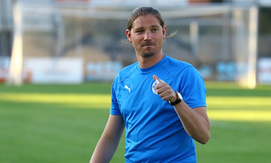 Philipp Seeland ist seit vier Jahren Trainer beim FSV Wacker 90 (Foto: B.Peter) Philipp Seeland ist seit vier Jahren Trainer beim FSV Wacker 90 (Foto: B.Peter)
