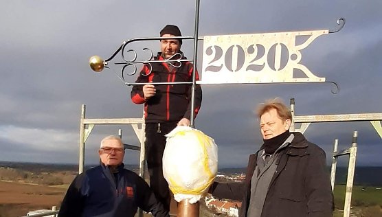 St. Georgii hat wieder eine Kugel (Foto: Uwe Franke)