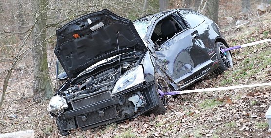 Schwerer Unfall am Kyffhäuserdenkmal (Foto: S.Dietzel) Schwerer Unfall am Kyffhäuserdenkmal (Foto: S.Dietzel)