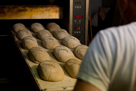 Wer in einer B&auml;ckerei lernt, soll bei der Vorbereitung auf die Abschlusspr&uuml;fung unterst&uuml;tzt werden, fordert die Gewerkschaft NGG. (Foto: NGG)