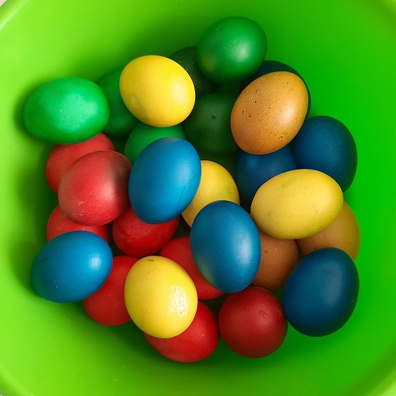 Farbenfrohe Ostereier zum Fest (Foto: Harald Kahnstedt) Farbenfrohe Ostereier zum Fest (Foto: Harald Kahnstedt)