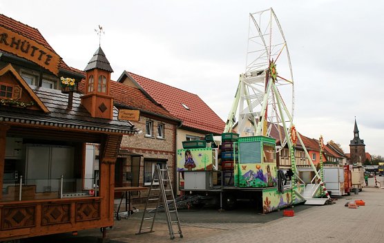 Kirmes in Kelbra (Foto: U. Reinboth ) Kirmes in Kelbra (Foto: U. Reinboth )