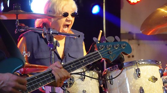 Voller Einsatz - auch mit 75: Ian Paice (Foto: nnz) Voller Einsatz - auch mit 75: Ian Paice (Foto: nnz)