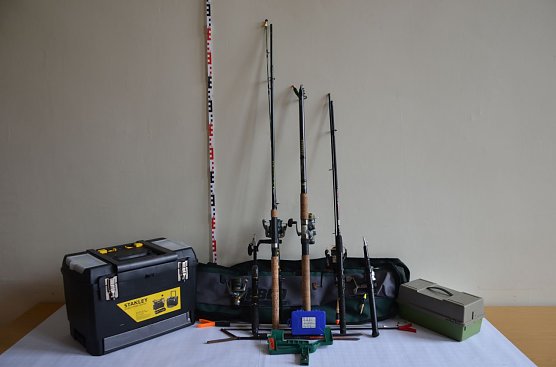 Sichergestelltes Angelzubehör (Foto: Polizei Mansfeld-Südharz ) Sichergestelltes Angelzubehör (Foto: Polizei Mansfeld-Südharz )