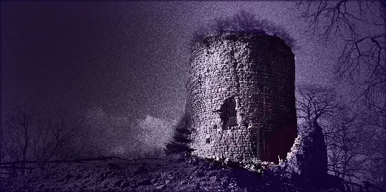 Gruselwanderung zur Ebersburg (Foto: agl) Gruselwanderung zur Ebersburg (Foto: agl)
