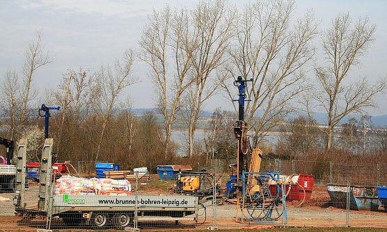 Bohrungen am Stausee (Foto: U.Reinboth ) Bohrungen am Stausee (Foto: U.Reinboth )