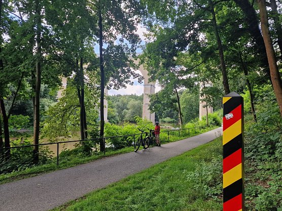 Immer entlang der Nei&szlig;e, zwischen Polen und Deutschland pendeln (Foto: ch.g.)