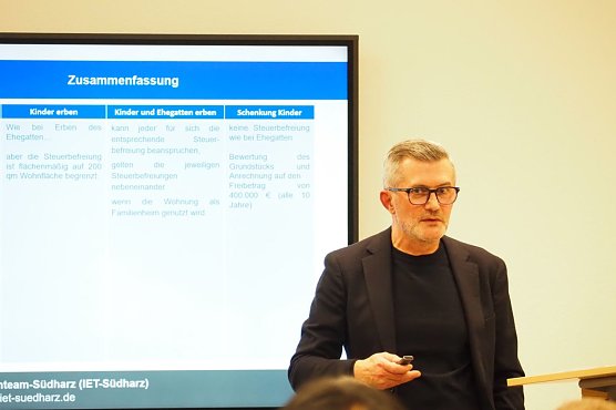 Steuerberater Ralf Adam beschreibt M&ouml;glichkeiten zur steuerlichen Entnahme von Immobilienbetriebsverm&ouml;gen (Foto: IET)