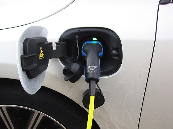 E-Mobilit&auml;t (Foto: (Joenomias) Menno de Jong auf Pixabay)