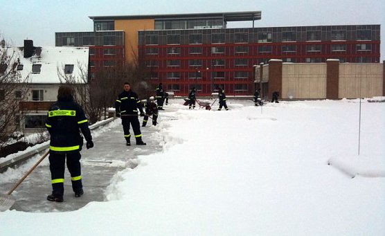Einsatz auf Dächern (Foto: THW) Einsatz auf Dächern (Foto: THW)