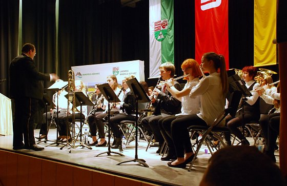 Bild: Mit ebenso besinnlichen wir temperamentvollen Melodien bereicherte das Jugendblasorchester der Kreismusikschule "Carl CHristian Agthe" den Neujahrsempfang.