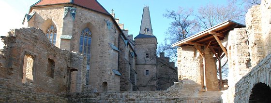 Bild: Verschiedene Spielorte auf Schloss Mansfeld laden vom 19. bis 21. August 2016 zum ersten Mansfelder Song- und Slam-Festival ein.