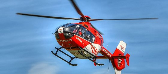 Bild: Hubschrauber des Typs EC 135 im Flug