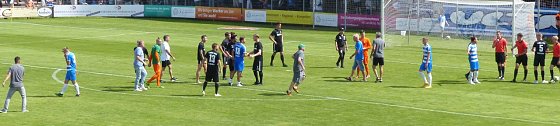 Bild: Gespr&auml;chsbedarf nach dem Abpfiff