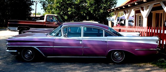 Bild: US-Cars in der Westernstadt