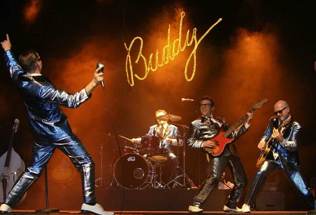 Bild: Show im Theater