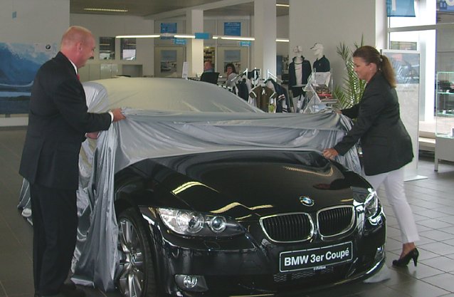 Bild: &Uuml;bergabe Spendenfahrzeug durch das Autohaus Fritze Sondershausen
