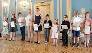 Bild: Internationales Flair am Weinberg