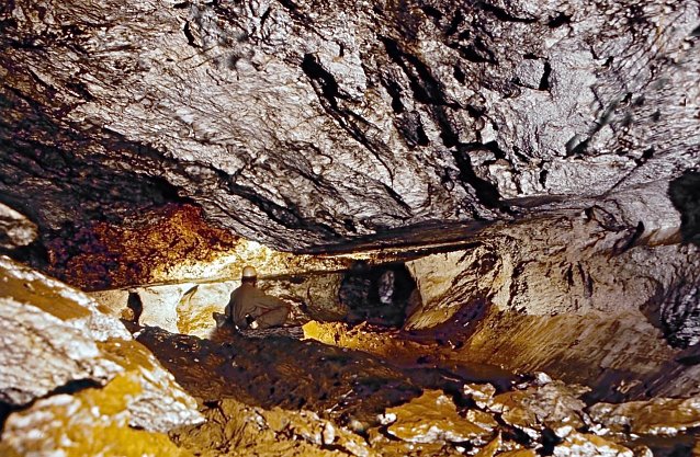 Bild: Ein Blick in die Numburgh&ouml;hle