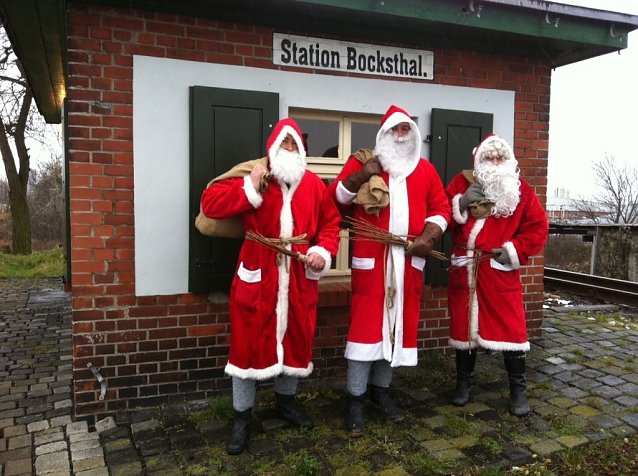 Bild: Nikolaus und seine Helfer 