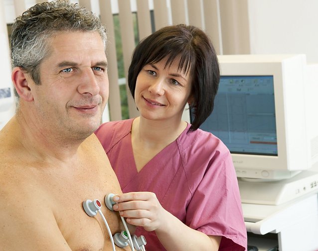 Bild: Patient beim Arzt