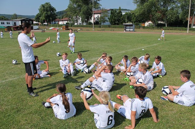 Bild: "Real Madrid Fu&szlig;ballschule" machte Station in Wiehe