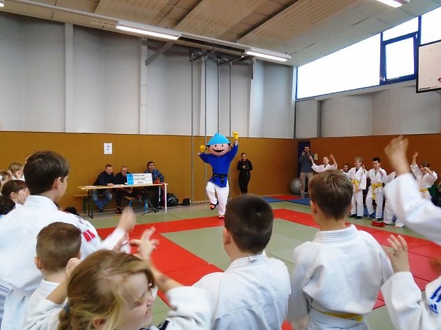 Bild: Kleine Judoka mit gro&szlig;em K&auml;mpferherz