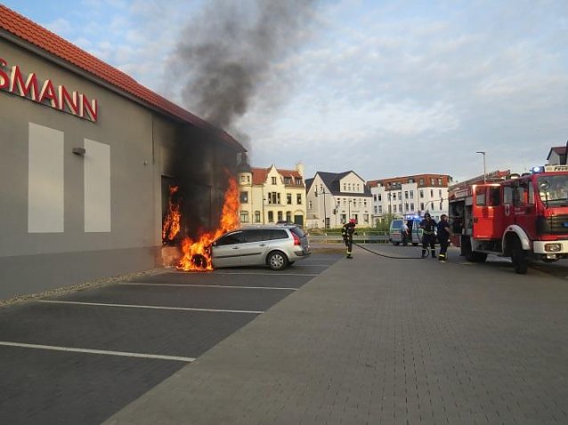 Bild: Brand eines PKW&acute;s
