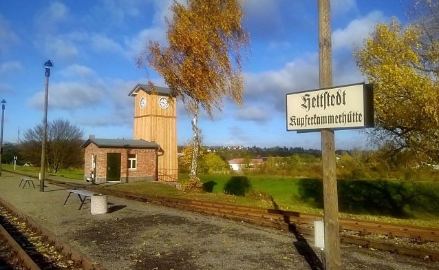 Bild: Personenbahnhof Kupferkammerh&uuml;tte und Uhrenturm, 