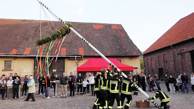 Bild: Maibaumsetzen in Kelbra 