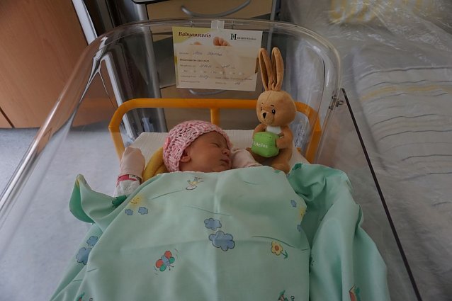 Bild: Alea Berisha, das 200. Baby in diesem Jahr