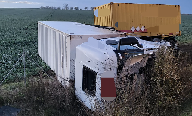 Bild: Schwerer Lkw Unfall nahe Artern