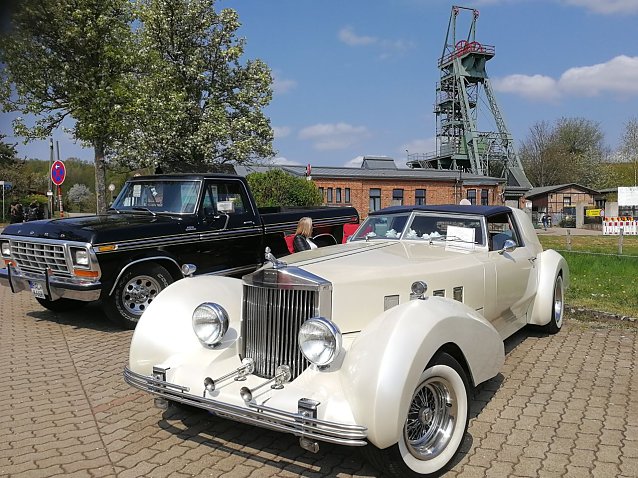 Bild: Oldtimertreff am R&ouml;hrigschacht