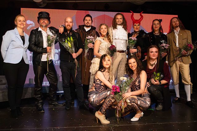 Bild: Faust auf dem Brocken � Rocktheater nach Goethe am vergangenen Freitag fiel der Premierenvorhang im Goethesaal der Brockenherberge.