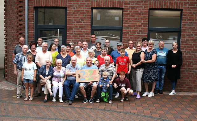 Bild: 30. Stra&szlig;enfest in der Bornstra&szlig;e