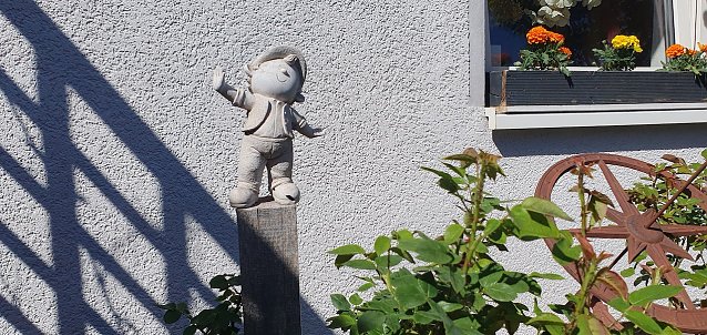 Bild: Vorgarten im Fr&uuml;hling (1)