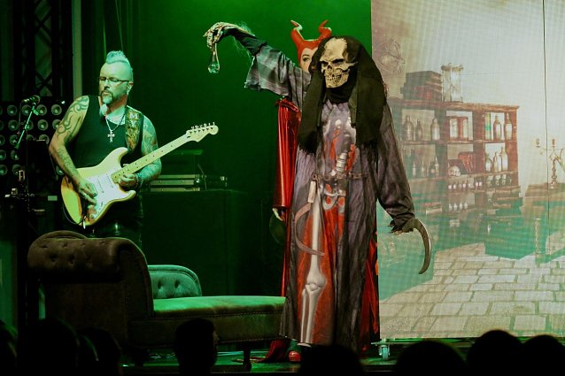 Bild: "FAUST'N'ROLL" (Tod - Archiv)