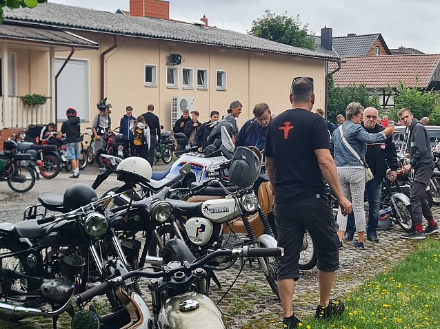 Bild: MZ Treffen in Harzungen