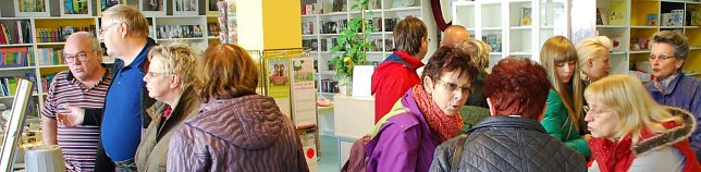 Bild: Hunderte Menschen beim Handwerkermarkt in Hettstedt