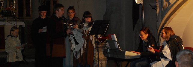 Bild: Die Band der Jungen Gemeinde in Hettstedt w&auml;hrend der Church Night in Aktion