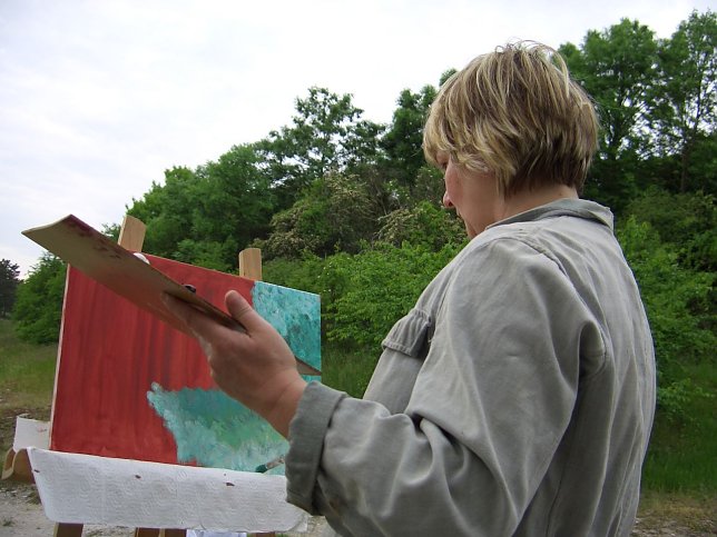 Bild: Sobald es das Wetter zul&auml;sst, wird im Freien gemalt.