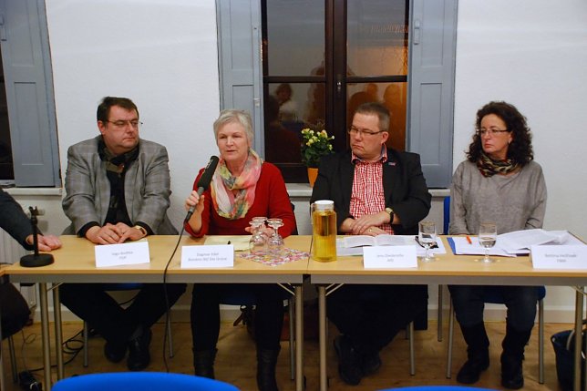 Bild: Gefragte Gespr&auml;chspartner: Ingo Bodtke, Dagmar Edel, Jens Diederichs und Bettina Hellfayer.