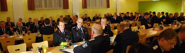 Bild: Im "Sonnensaal" des einstigen Wallh&auml;user Steingutwerkes fand die diesj&auml;hrige Jahreshauptversammlung des Kreisfeuerwehrverbandes Mansfeld-S&uuml;dharz statt.