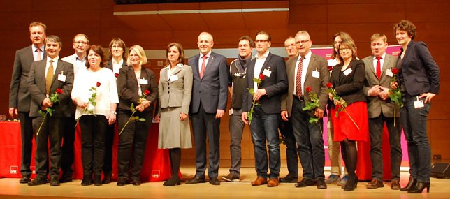 Bild: Der SPD-Landesvorstand Sachsen-Anhalt wurde heute in Halle/Saale gew&auml;hlt. Zu einem der drei Stellvertreter des Landesvorsitzenden Burkhard Lischka (links) w&auml;hlten die Delegierten erstmals Norbert Born (2. v. r.) aus dem Mansfelder Land.