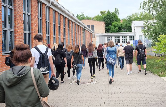 Bild: Wissbegierige Sch&uuml;lerinnen und Sch&uuml;ler besuchten die Hochschule Nordhausen