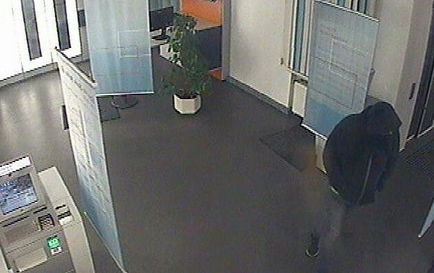 Bild: Wer kennt diesen Mann?
