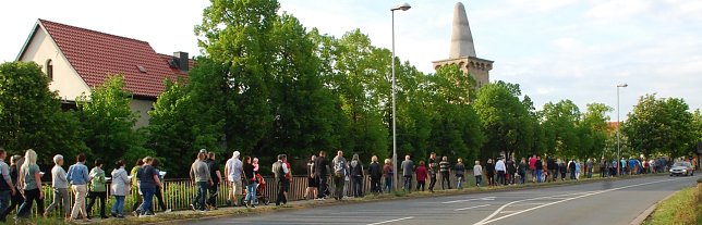 Bild: Entlang der Wipper nahm der Spaziergang im Abendlicht fast schon romantische Z&uuml;ge an.