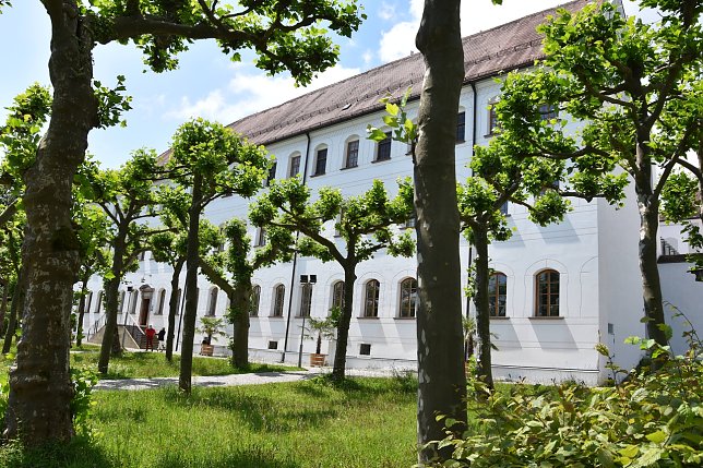 Bild: Au&szlig;enansicht des heutigen Museum zur "Geschichte des Grundgesetz"