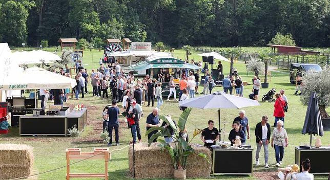 Bild: Familienfest der Peter-Gruppe auf dem Possen